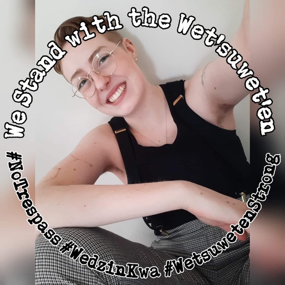 Meet your Posher, Calla | DEALS AND BUNDLE INFO - Picture 1 of 1